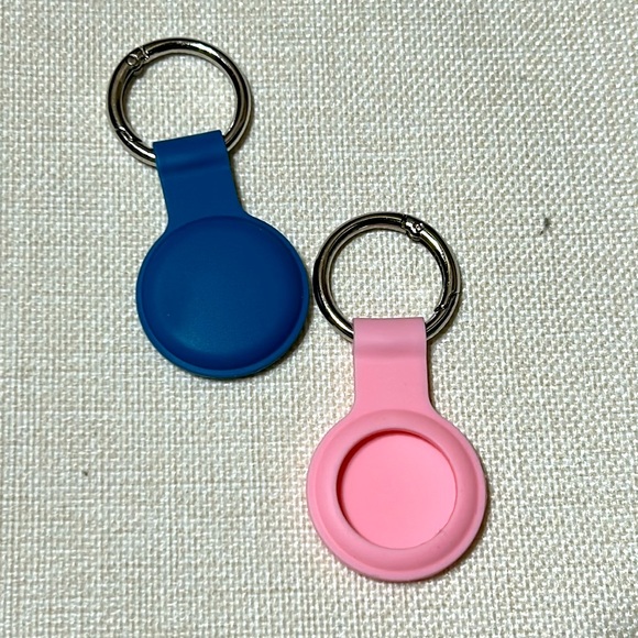 Air Tag Holder Case Silicone 2 Pieces Blue and Pink - Picture 1 of 6